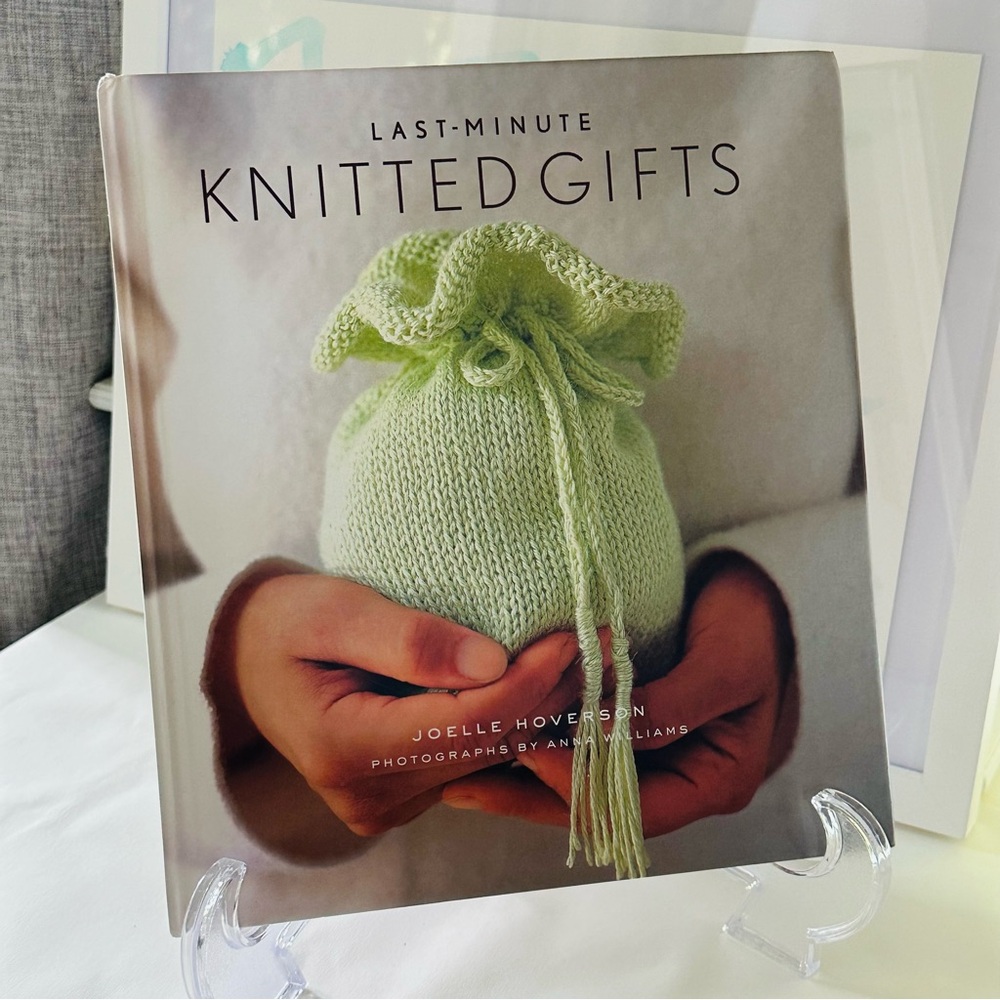 Last-Minute Knitted Gifts Hardcover Book